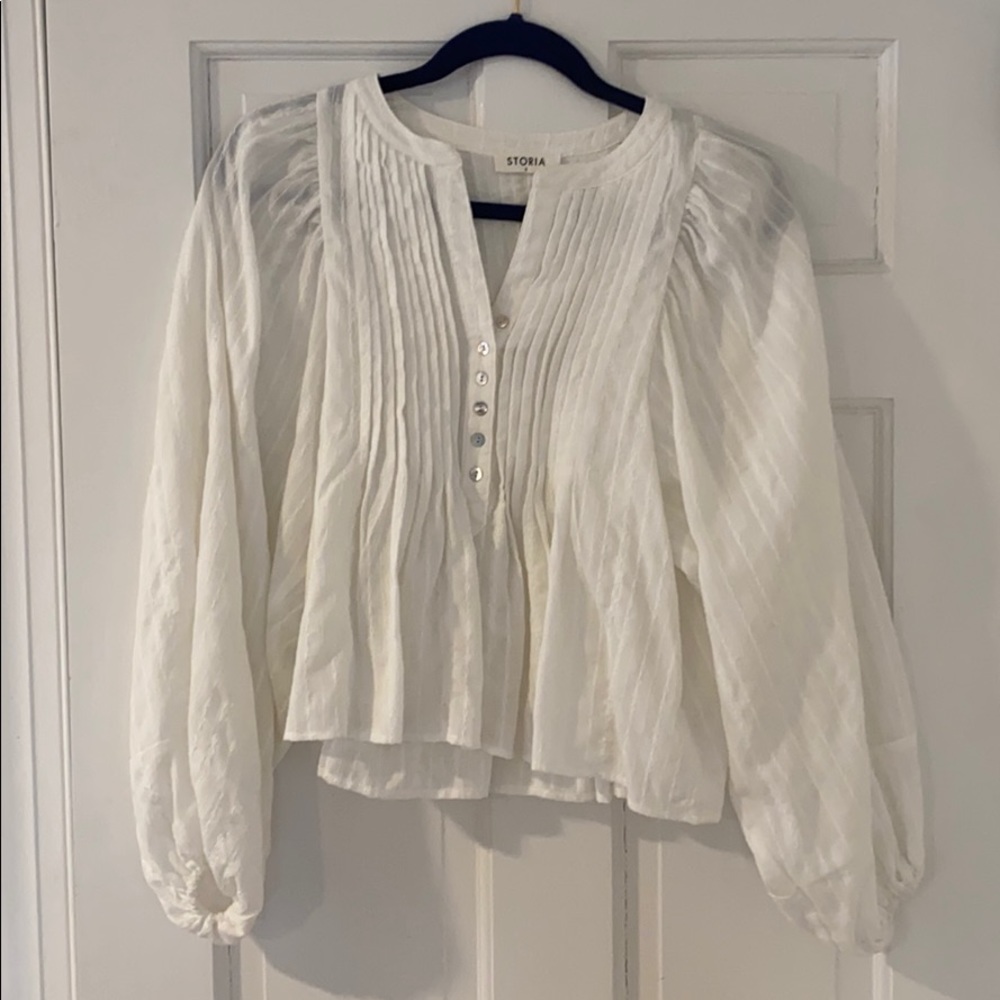 Beautiful balloon sleeve button down top